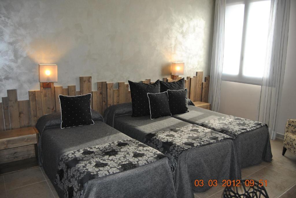 Santa Barbara Hotel Sant Corneli Room photo