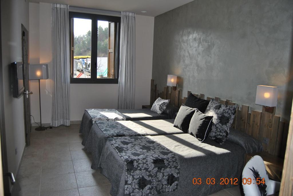 Santa Barbara Hotel Sant Corneli Room photo